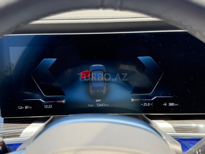 BMW i7-16