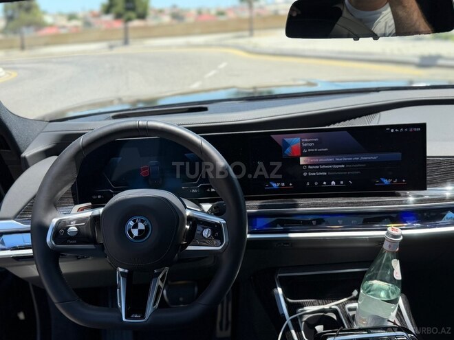 BMW i7-9