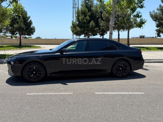 BMW i7-5