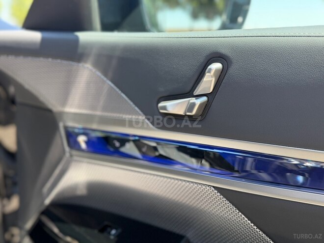 BMW i7-15