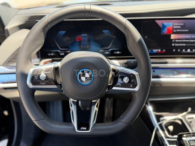 BMW i7-18
