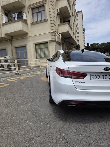 Kia Optima-4