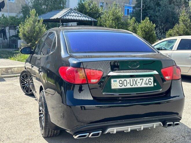 Hyundai Elantra-3