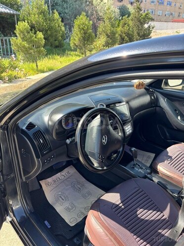 Hyundai Elantra-14