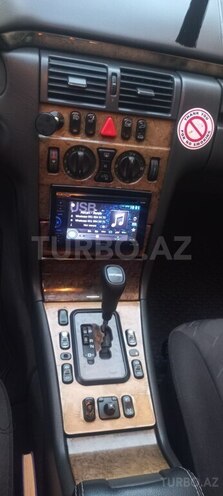 Mercedes E 240-9