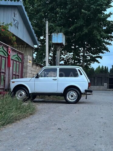 LADA (VAZ) Niva-11