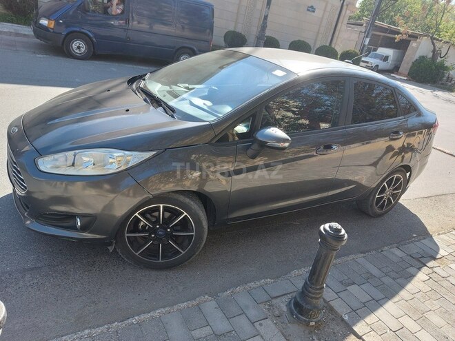 Ford Fiesta-3
