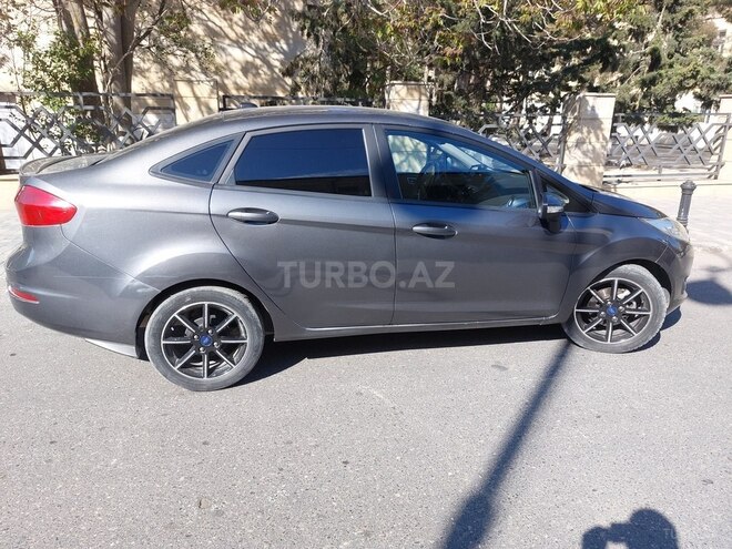 Ford Fiesta-6