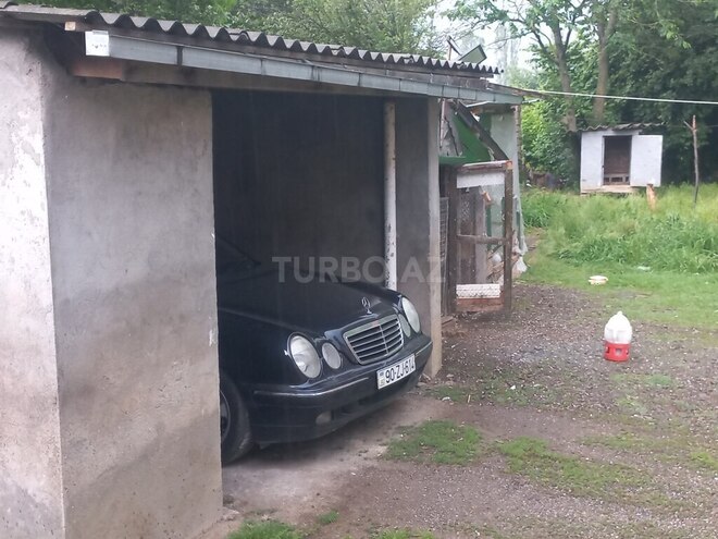 Mercedes E 240-15