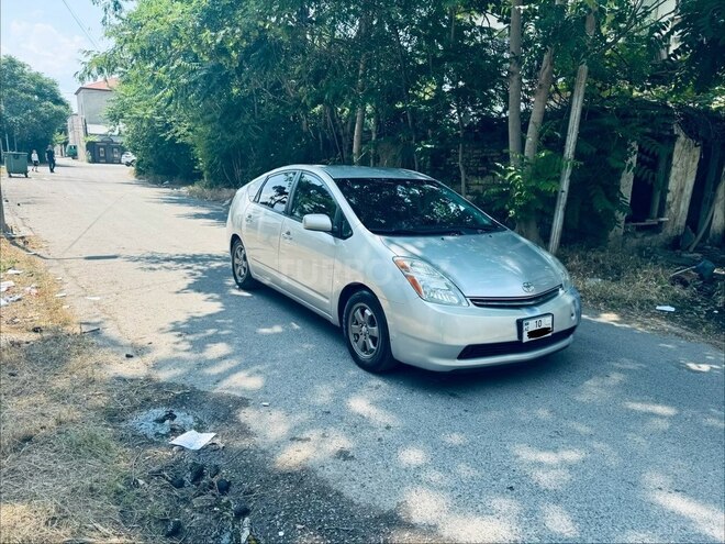 Toyota Prius-12
