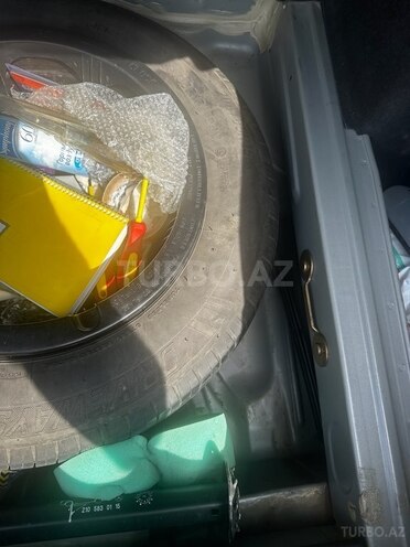 Mercedes E 240-7