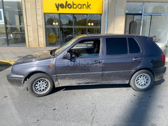 Volkswagen Golf-2