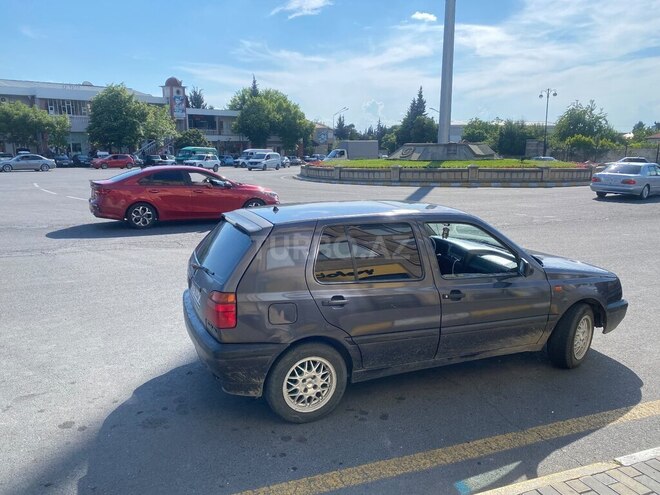 Volkswagen Golf-4