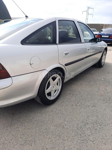Opel Vectra-9