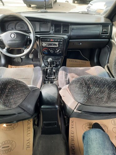 Opel Vectra-4