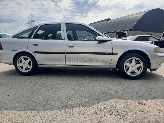 Opel Vectra-12