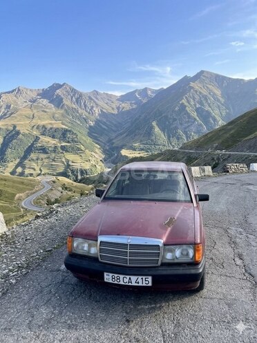 Mercedes 190-1