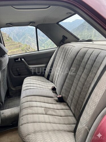 Mercedes 190-4