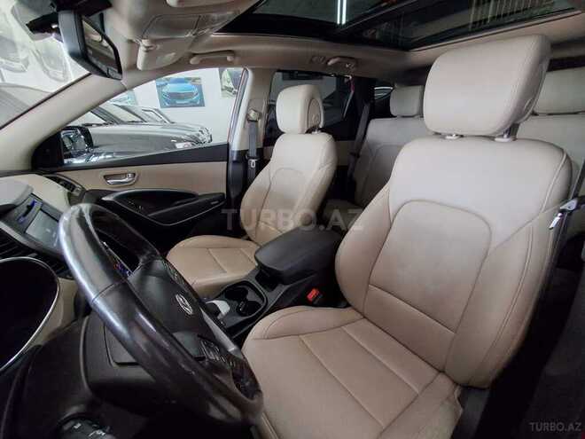 Hyundai Santa Fe-13