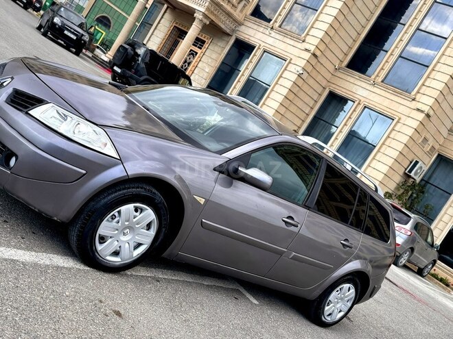 Renault Megane-12