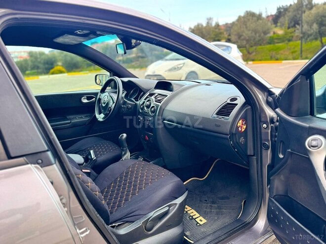 Renault Megane-7