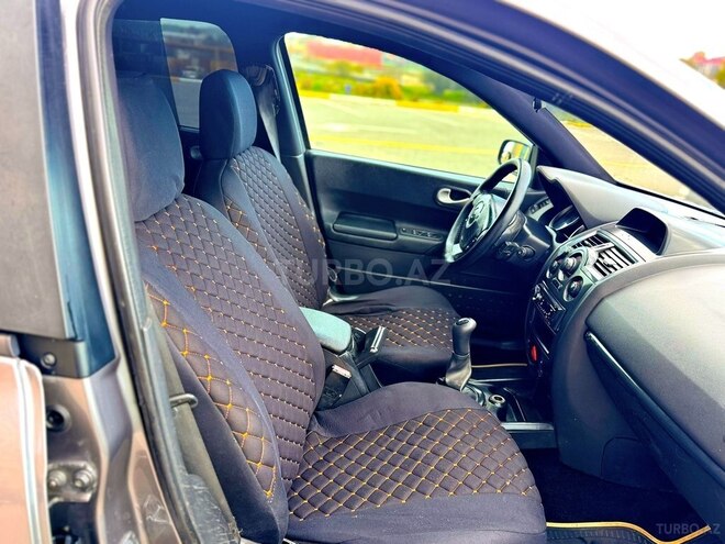 Renault Megane-8