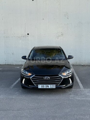 Hyundai Elantra-3