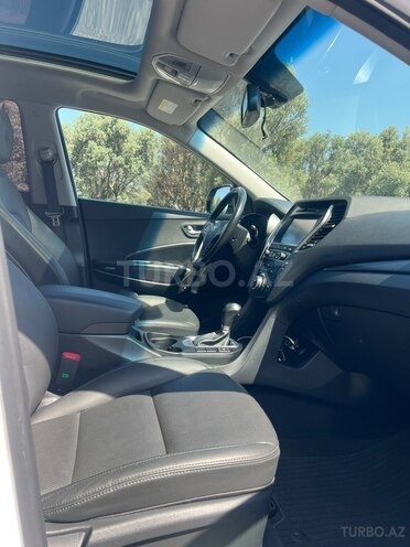 Hyundai Santa Fe-4