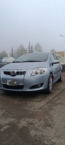 Toyota Auris-2