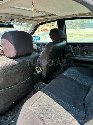 Mercedes E 200-3