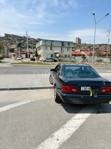 Mercedes E 200-15