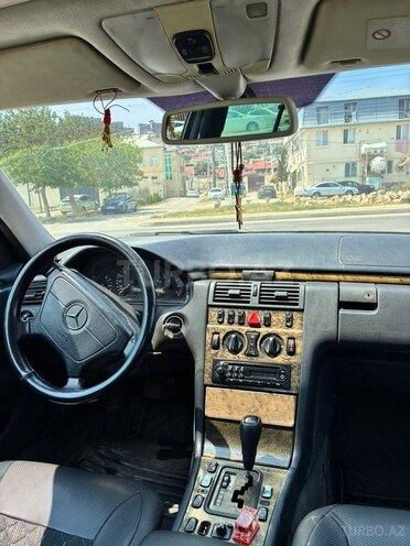 Mercedes E 200-6
