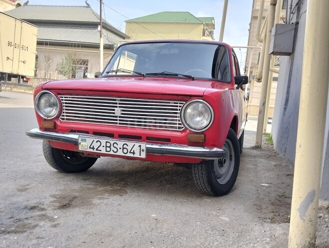 LADA (VAZ) 21011-1