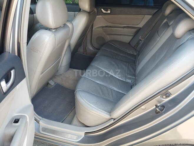 Hyundai Sonata-12