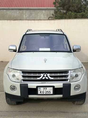 Mitsubishi Pajero-3