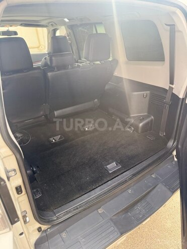 Mitsubishi Pajero-13