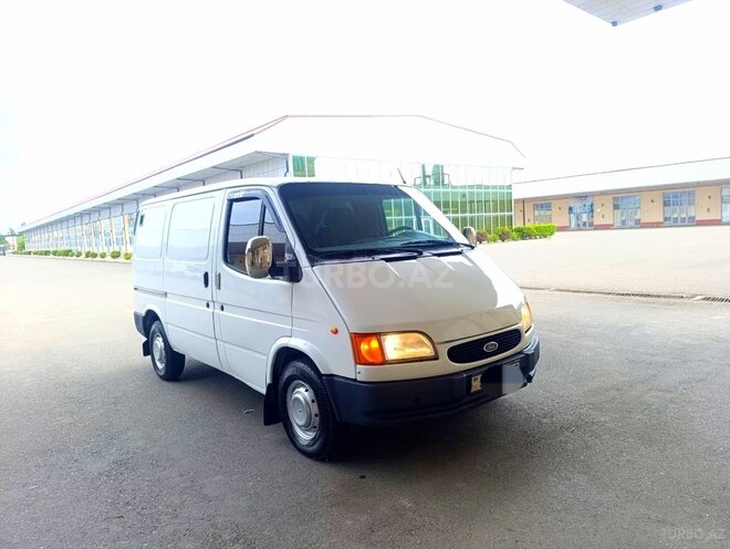 Ford Transit-3