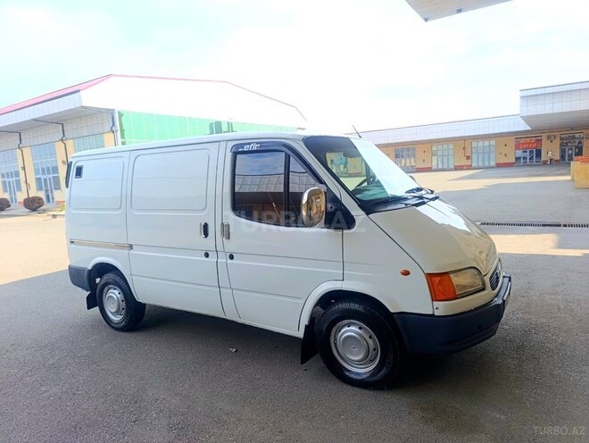 Ford Transit-5