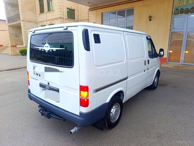 Ford Transit-7
