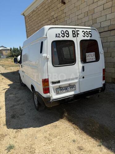 Ford Transit-3