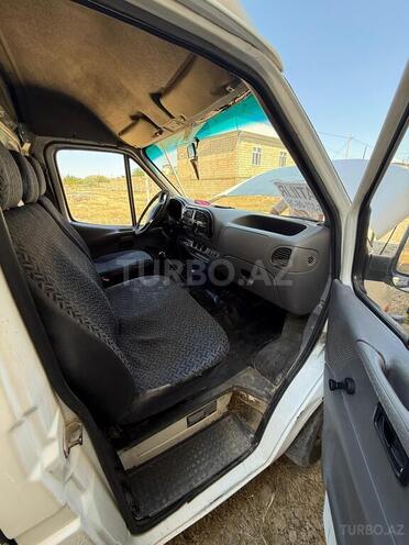 Ford Transit-4