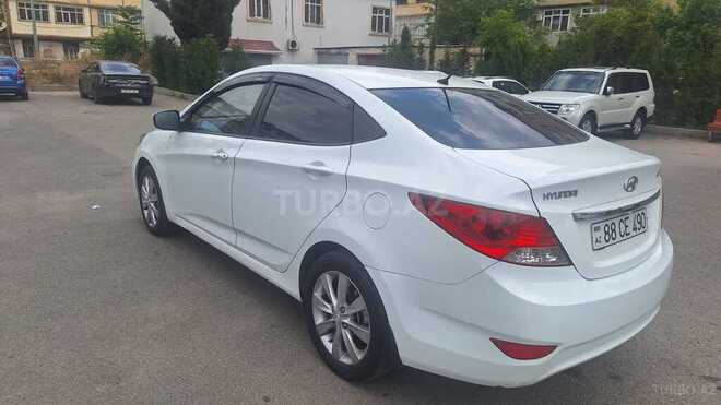 Hyundai Accent-2