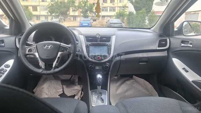 Hyundai Accent-6