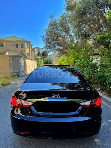 Hyundai Sonata-6