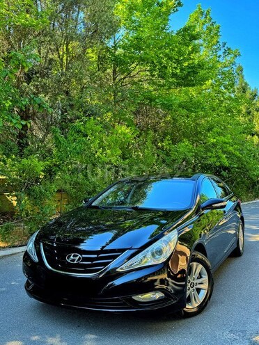 Hyundai Sonata-1