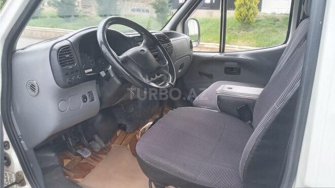 Ford Transit-3