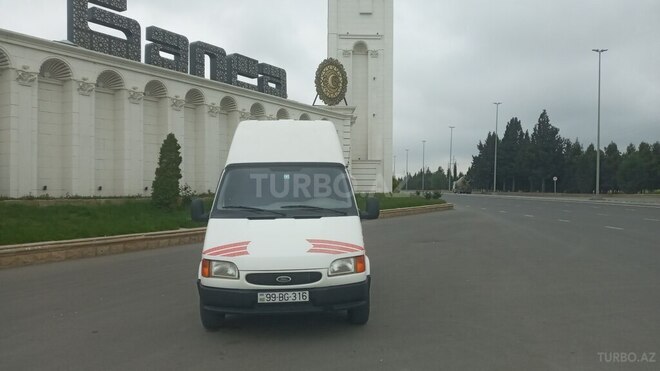 Ford Transit-4