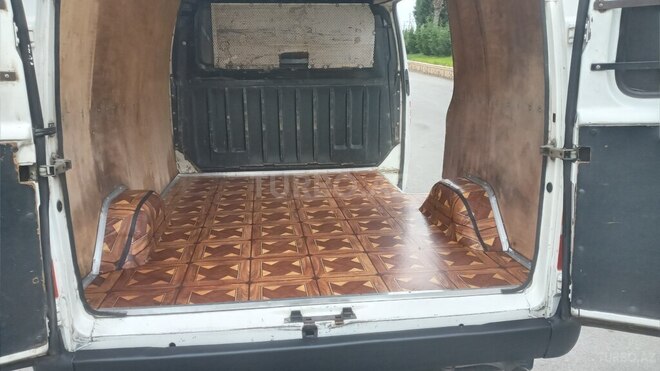 Ford Transit-8