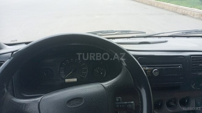 Ford Transit-17