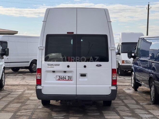 Ford Transit-3